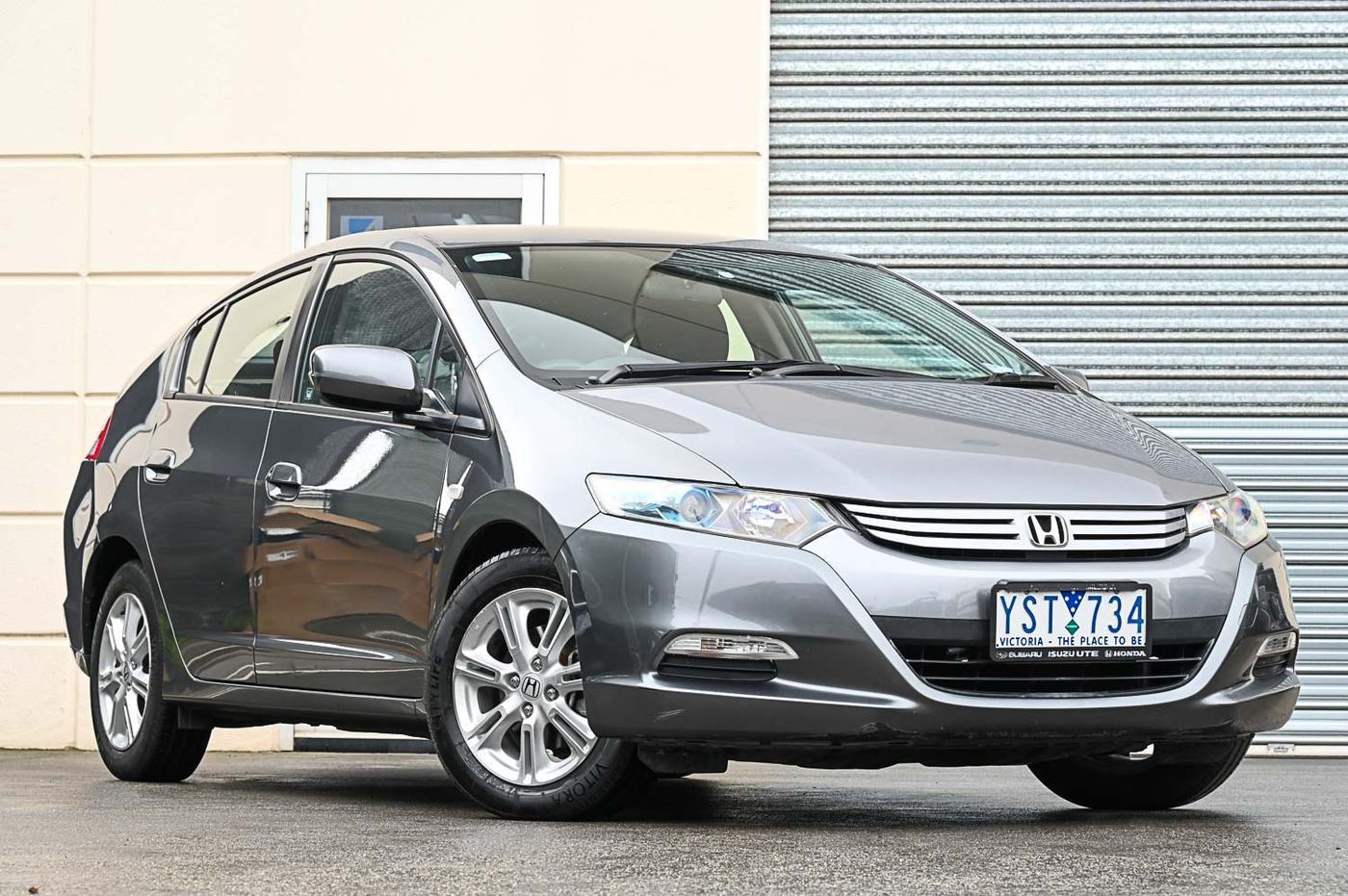 Honda Insight Hybrid in grey — front three-quarter view at the Ripper Cars showroom in Springvale